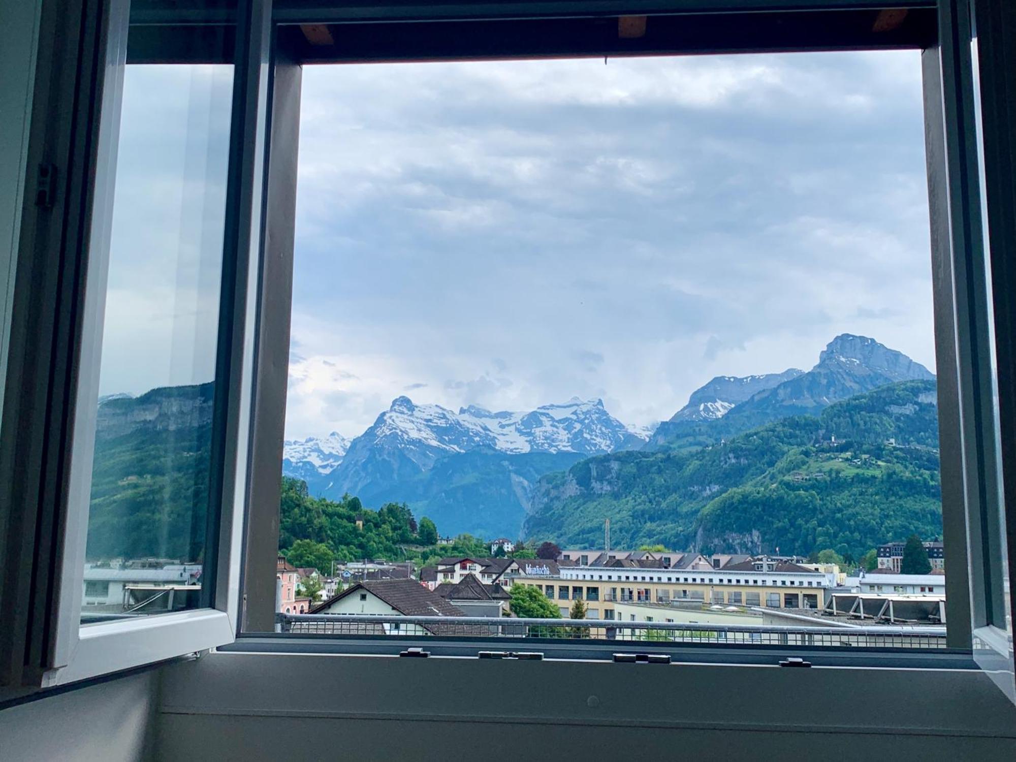 Luna O Mountainview O Pizzaoven Brunnen Eksteriør billede
