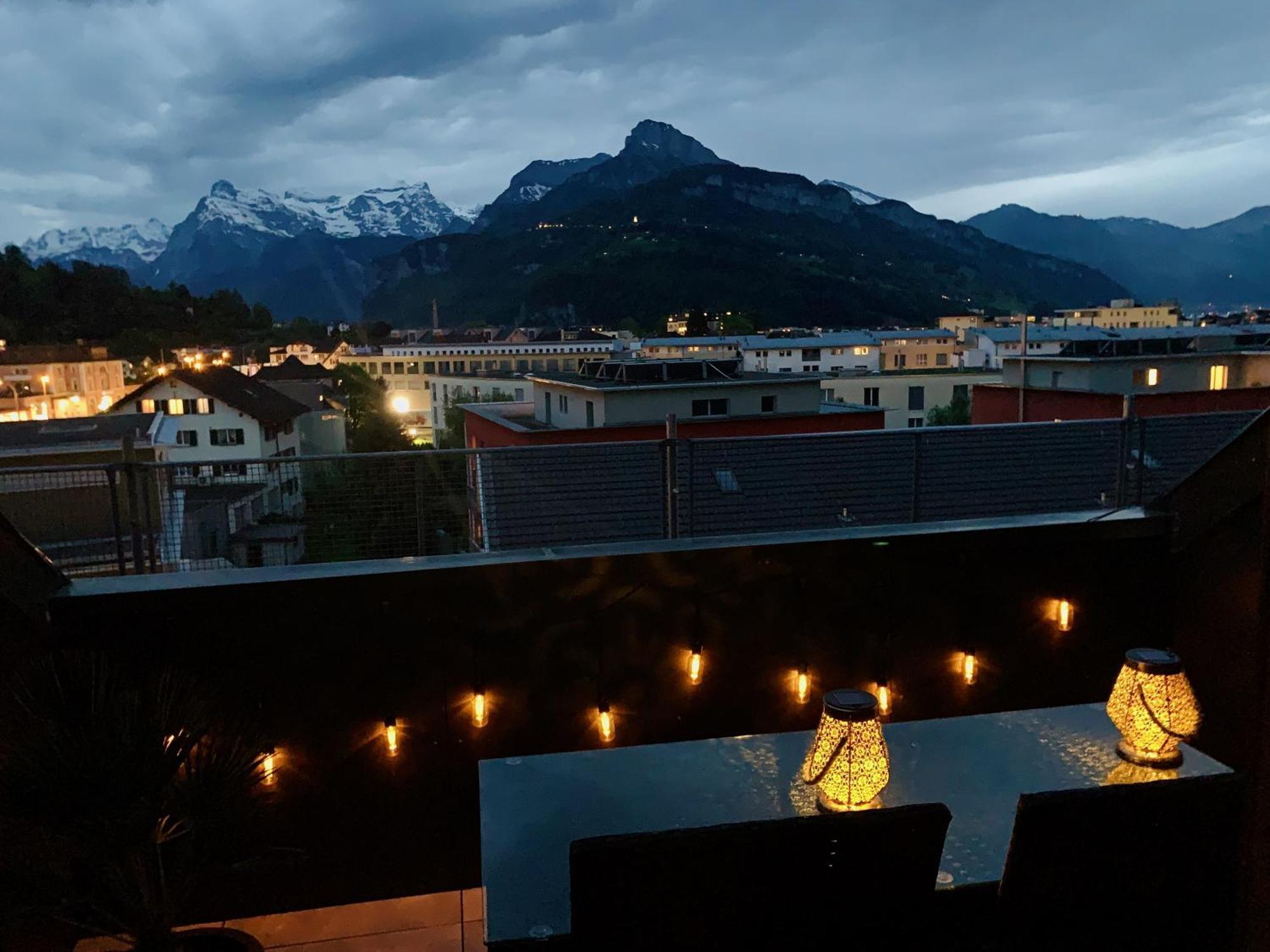 Luna O Mountainview O Pizzaoven Brunnen Eksteriør billede